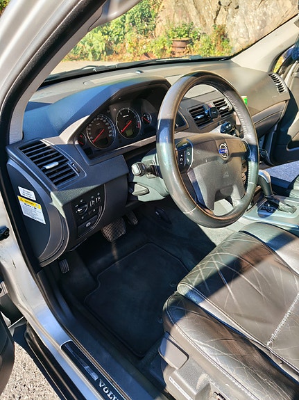 Volvo XC90 14 of 26
