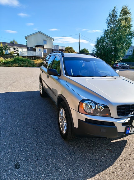 Volvo XC90 12 of 26
