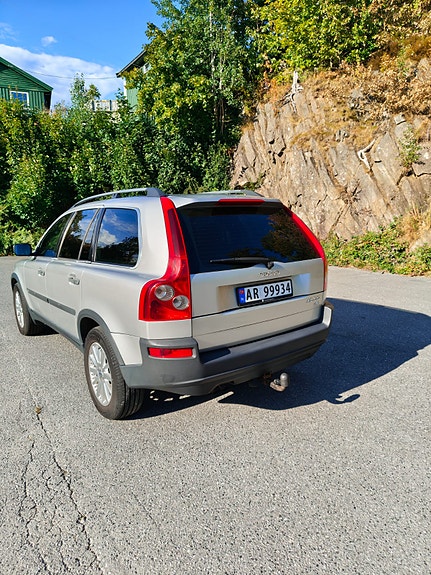 Volvo XC90 8 of 26
