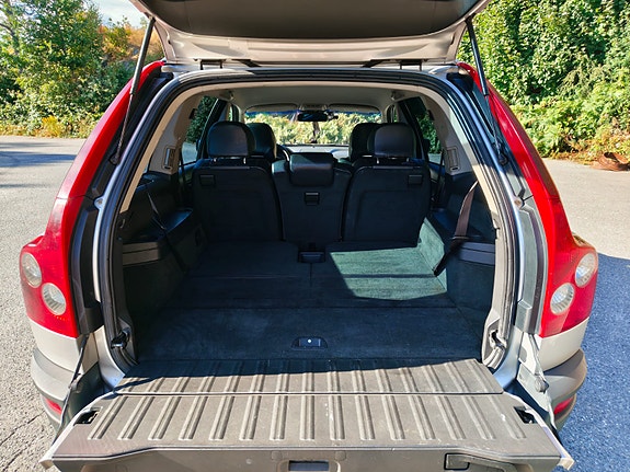 Volvo XC90 6 of 26