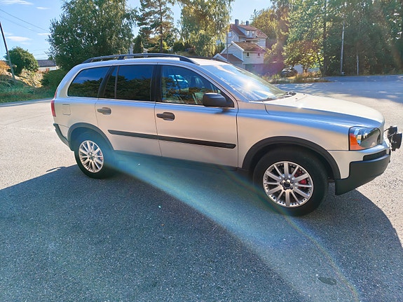 Volvo XC90 18 of 26
