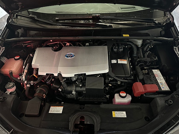 Toyota Prius 5 of 14