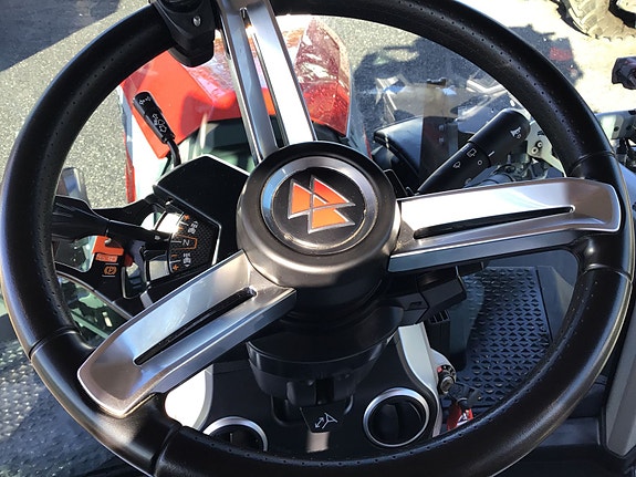 Massey Ferguson MF9S.425 med lasterbraketter! 2025, kr 2 399 000,-