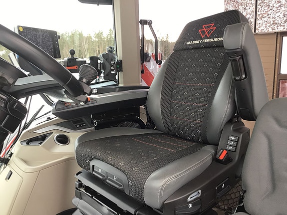 Massey Ferguson MF9S.425 med lasterbraketter! 2025, kr 2 399 000,-