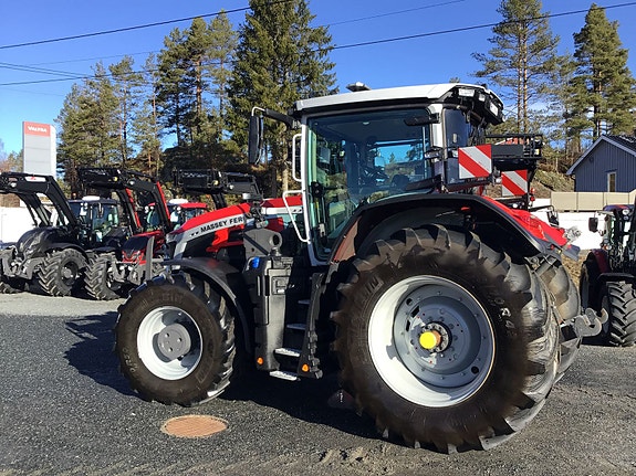 Massey Ferguson MF9S.425 med lasterbraketter! 2025, kr 2 399 000,-