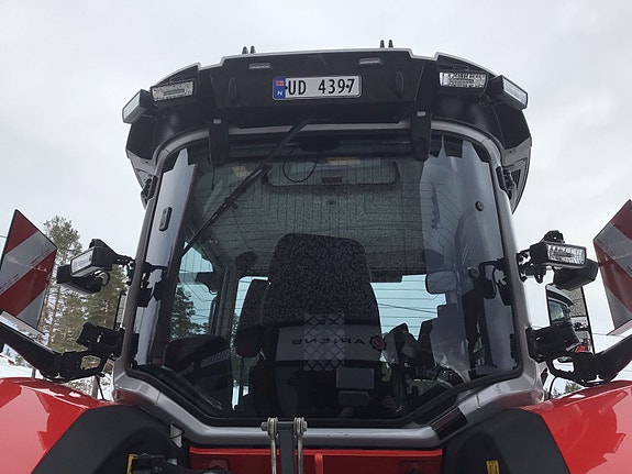 Massey Ferguson MF9S.425 med lasterbraketter! 2025, kr 2 399 000,-