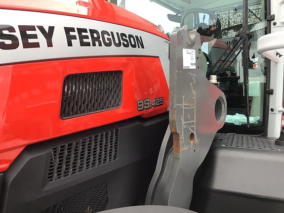 Massey Ferguson MF9S.425 med lasterbraketter! 2025, kr 2 399 000,-