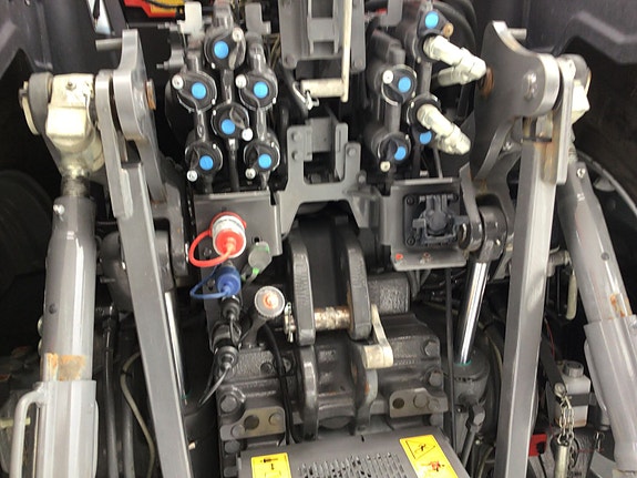 Massey Ferguson MF9S.425 med lasterbraketter! 2025, kr 2 399 000,-