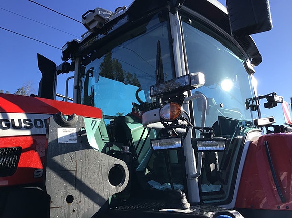 Massey Ferguson MF9S.425 med lasterbraketter! 2025, kr 2 399 000,-