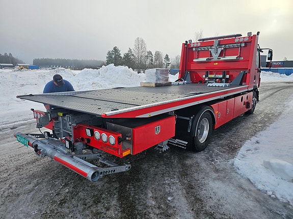 Volvo FL 320 hk 16 t facelift rød med De Groot 3 laster. Bilen er leveringsklar! 4 of 5