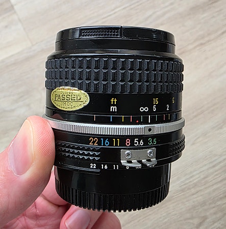 Strøken vintage Nikon Nikkor 28mm 1:3.5