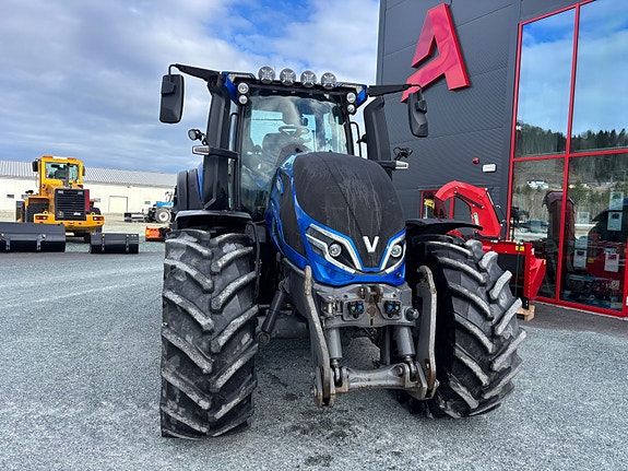 Valtra Q305 2024, kr 1 790 000,-
