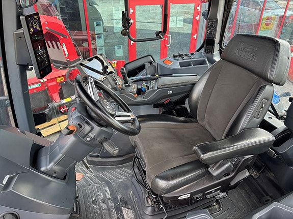 Valtra Q305 2024, kr 1 790 000,-
