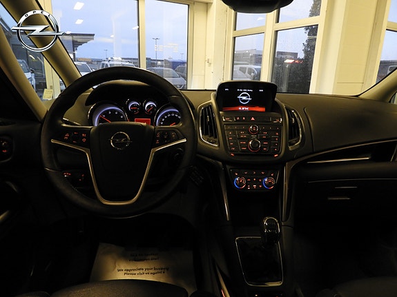 Opel Zafira Tourer 13 of 26