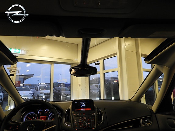 Opel Zafira Tourer 14 of 26