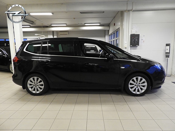 Opel Zafira Tourer 3 of 26