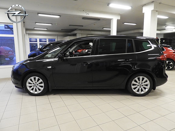 Opel Zafira Tourer 2 of 26