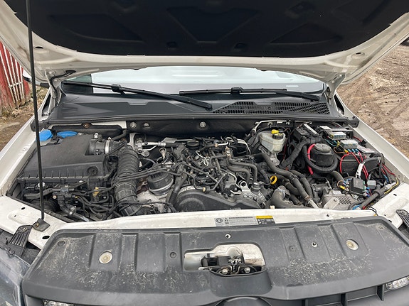 Volkswagen Amarok 9 of 12