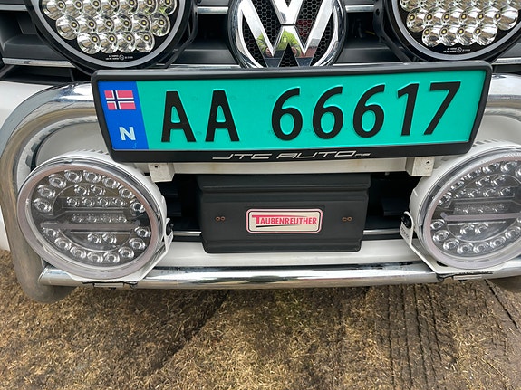 Volkswagen Amarok 8 of 12