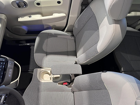Hyundai Inster 10 of 17