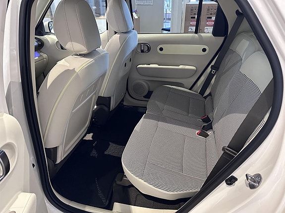 Hyundai Inster 11 of 17