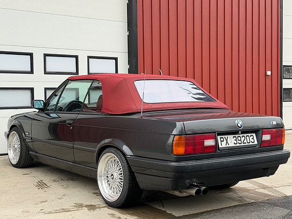 BMW 318i 6 of 30