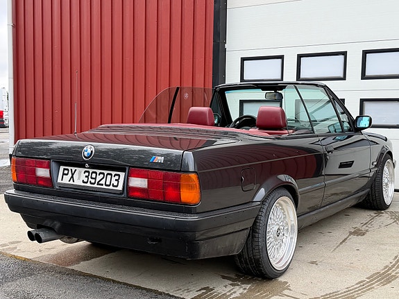 BMW 318i 15 of 30