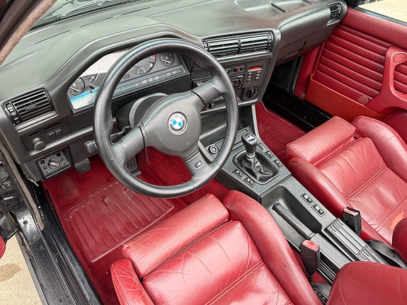 BMW 318i 19 of 30
