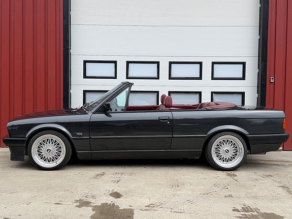 BMW 318i 10 of 30