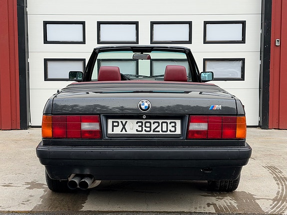 BMW 318i 17 of 30