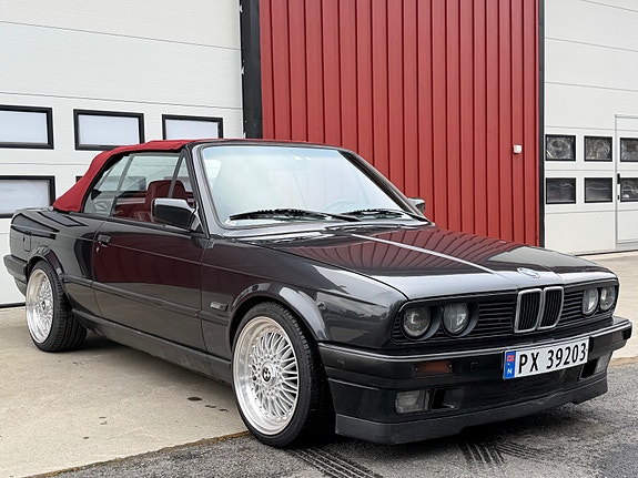 BMW 318i 3 of 30