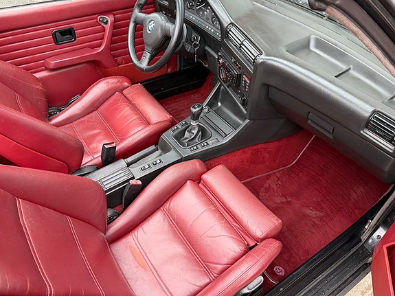 BMW 318i 24 of 30