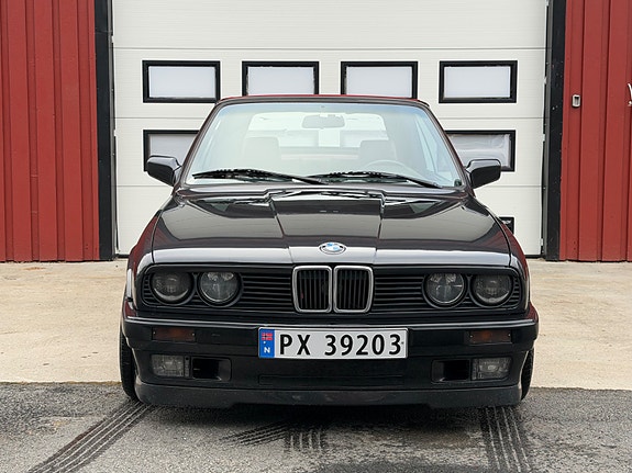 BMW 318i 2 of 30