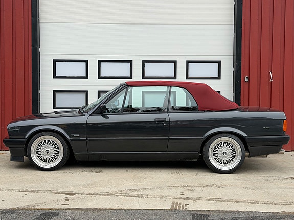 BMW 318i 7 of 30