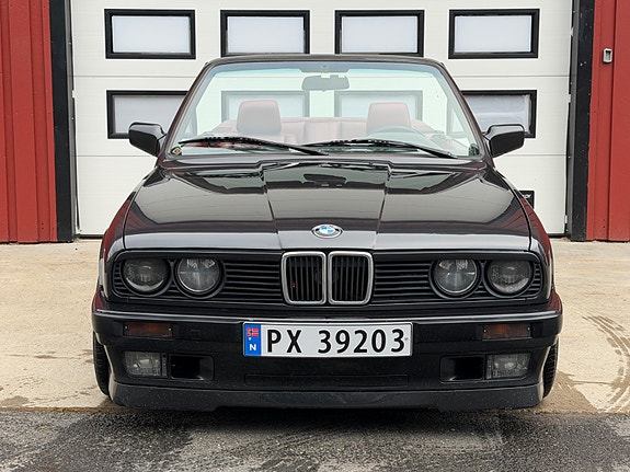 BMW 318i 13 of 30