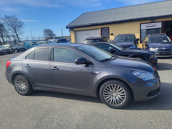 Suzuki Kizashi 3 of 5