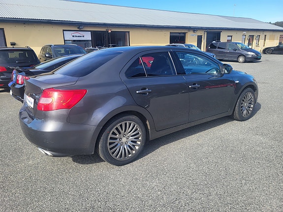 Suzuki Kizashi 5 of 5