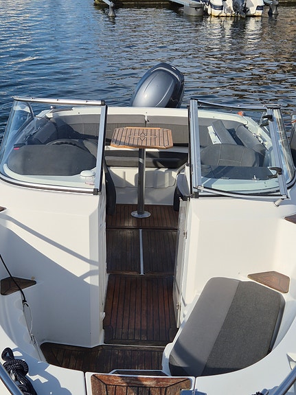 Finnmaster bowrider til leie!! plass til opptil 8 personer 5 of 5