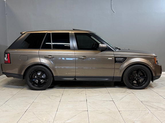 Land Rover Range Rover Sport 22 of 30