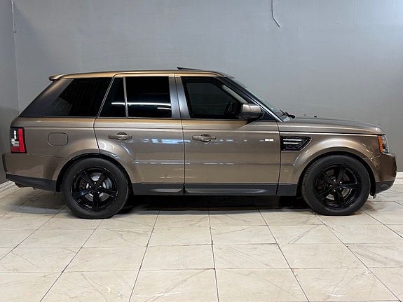 Land Rover Range Rover Sport 21 of 30