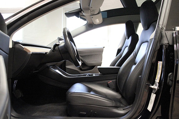 Tesla Model 3 11 of 30