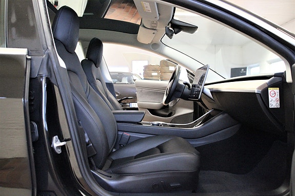 Tesla Model 3 12 of 30