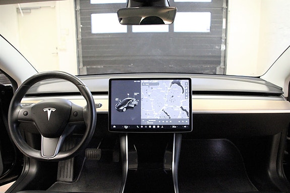 Tesla Model 3 15 of 30