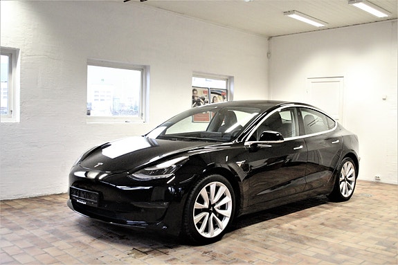 Tesla Model 3 2 of 30