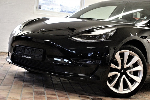 Tesla Model 3 7 of 30