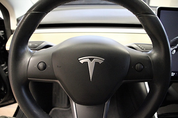 Tesla Model 3 17 of 30