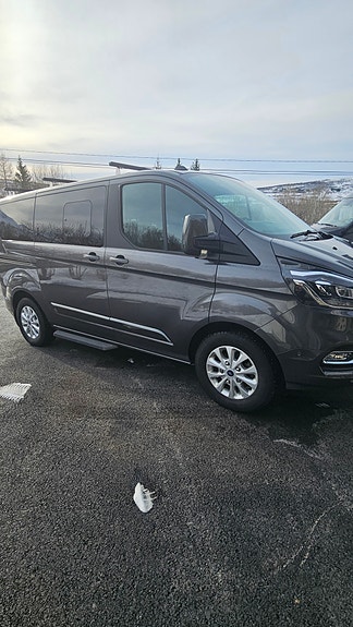 Ford Tourneo Custom 3 of 5
