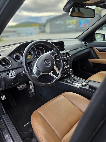 Mercedes-Benz C250 6 of 13