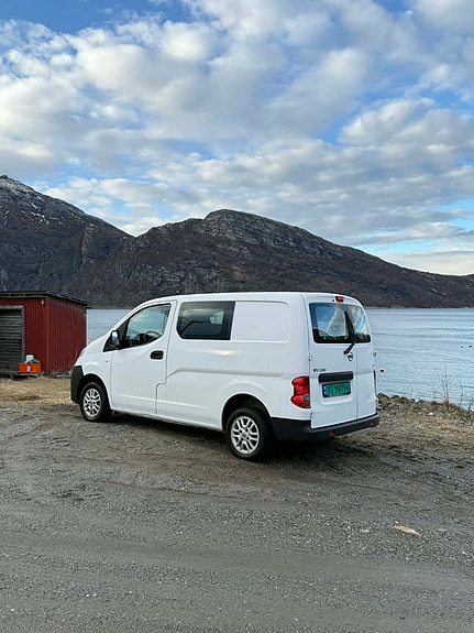 Nissan NV200 3 of 5
