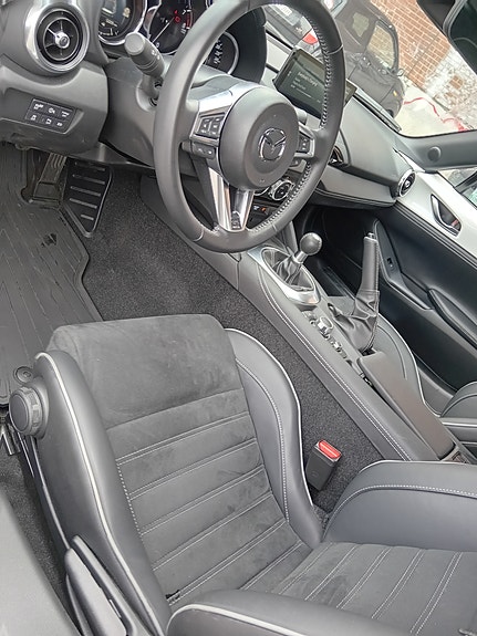 Mazda MX-5 14 of 23
